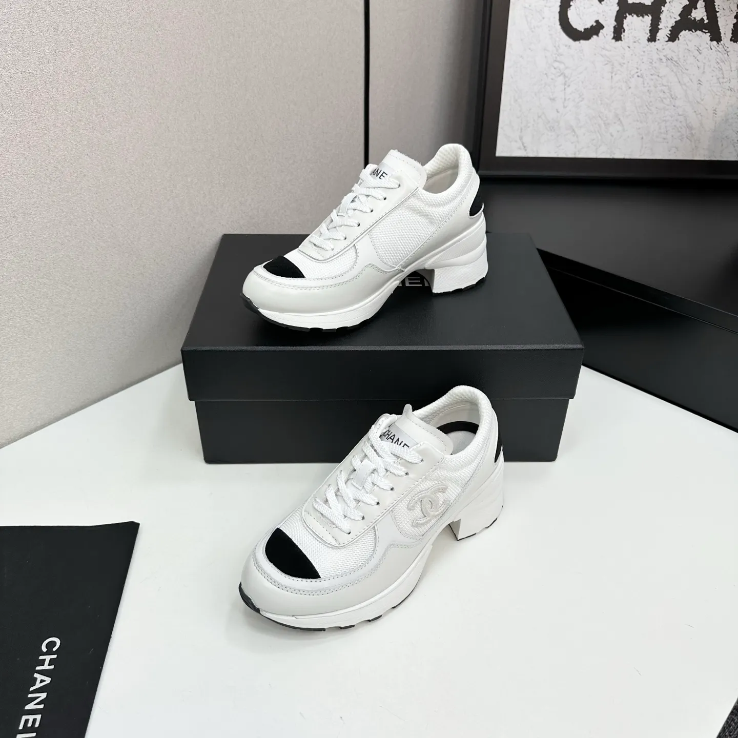👟👟Ex-factory price 640👟👟Chanel Panda Shoes! 2025 counter's top casual sports shoes. This classic design; the upper is electro-embroidered with a variety of techniques; the outsole is fashionable and sporty; the unusual inclusion of a variety of color matching elements... The diversified mix and match is very good-looking and versatile, and can be used for leisure, fashion, sports, and outdoor... ꫛꫀꪝ Go➫ Materials: ❶Upper made of: original imported first-layer silk cowhide + original waterproof cloth + original first-layer cowhide ❷Inner lining: Original Yangli+wang ❸ Outsole based on: Original TPU combination outsole Counter boutique packaging complete set for women 35–41